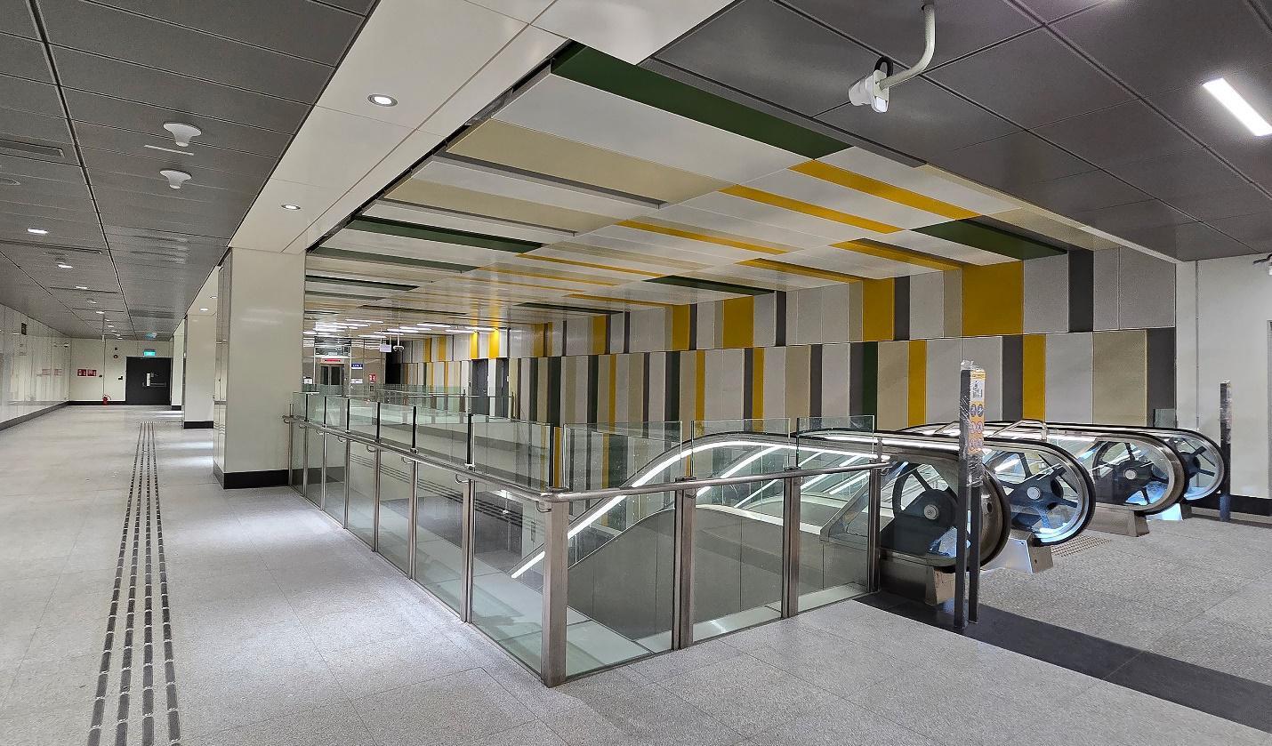 Hume MRT Station