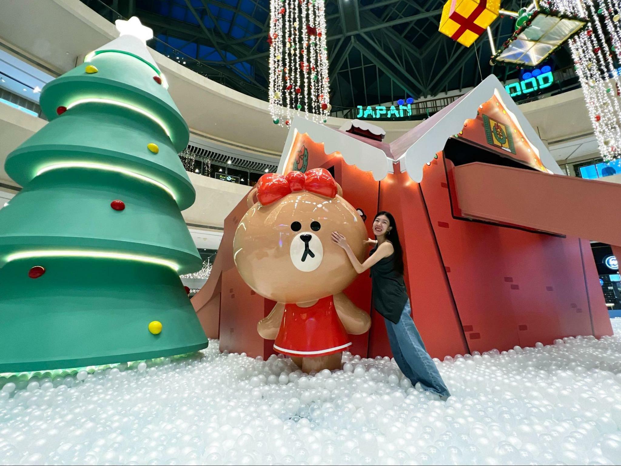 Suntec City Line Friends Holiday Wonderland
