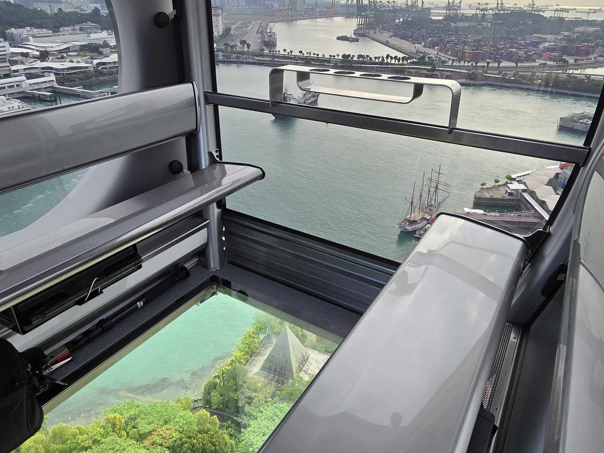 Singapore Cable Car SkyOrb Cabin