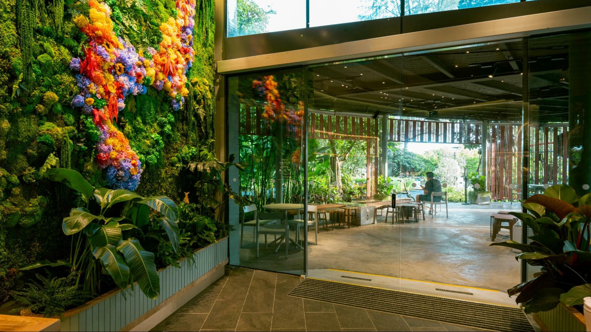 Pet-friendly Starbucks at Gardens by the Bay Singapore's Active Garden