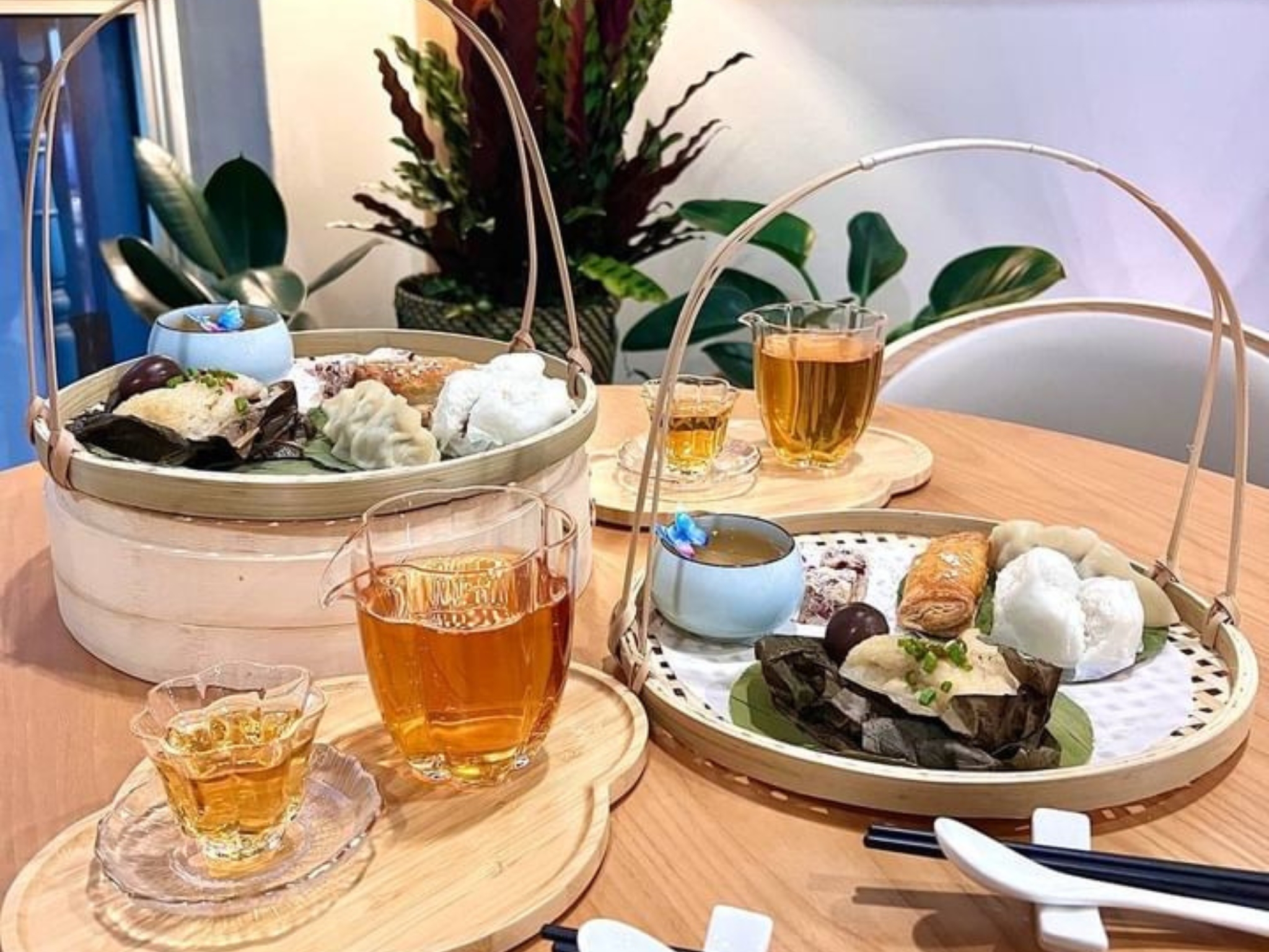 Daydreamer Tea Clan high tea set
