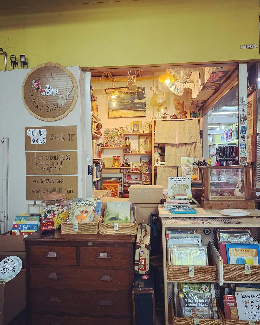 Eliko Picture Books & Collectibles