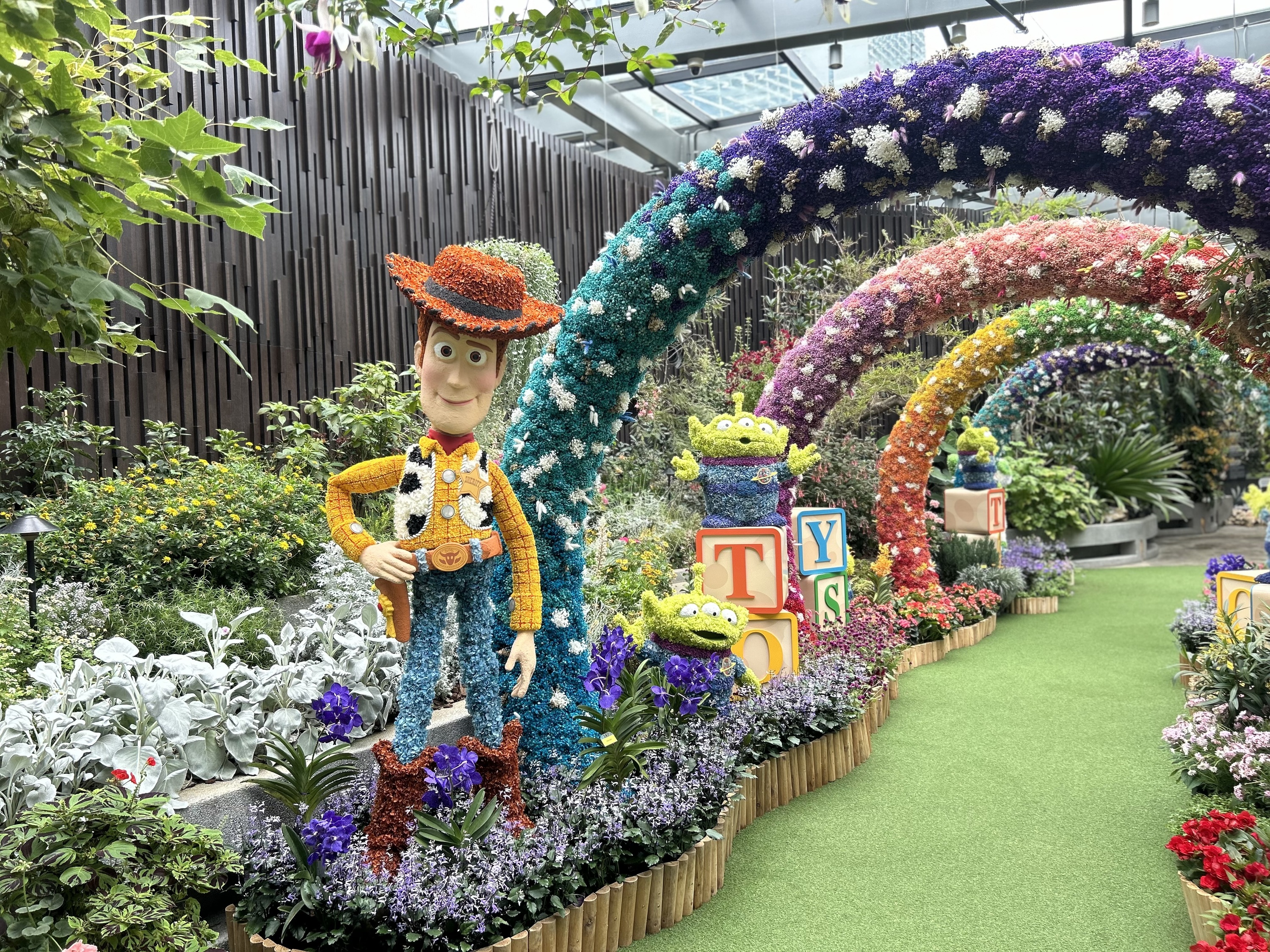 Disney Garden Of Wonder At Floral Fantasy