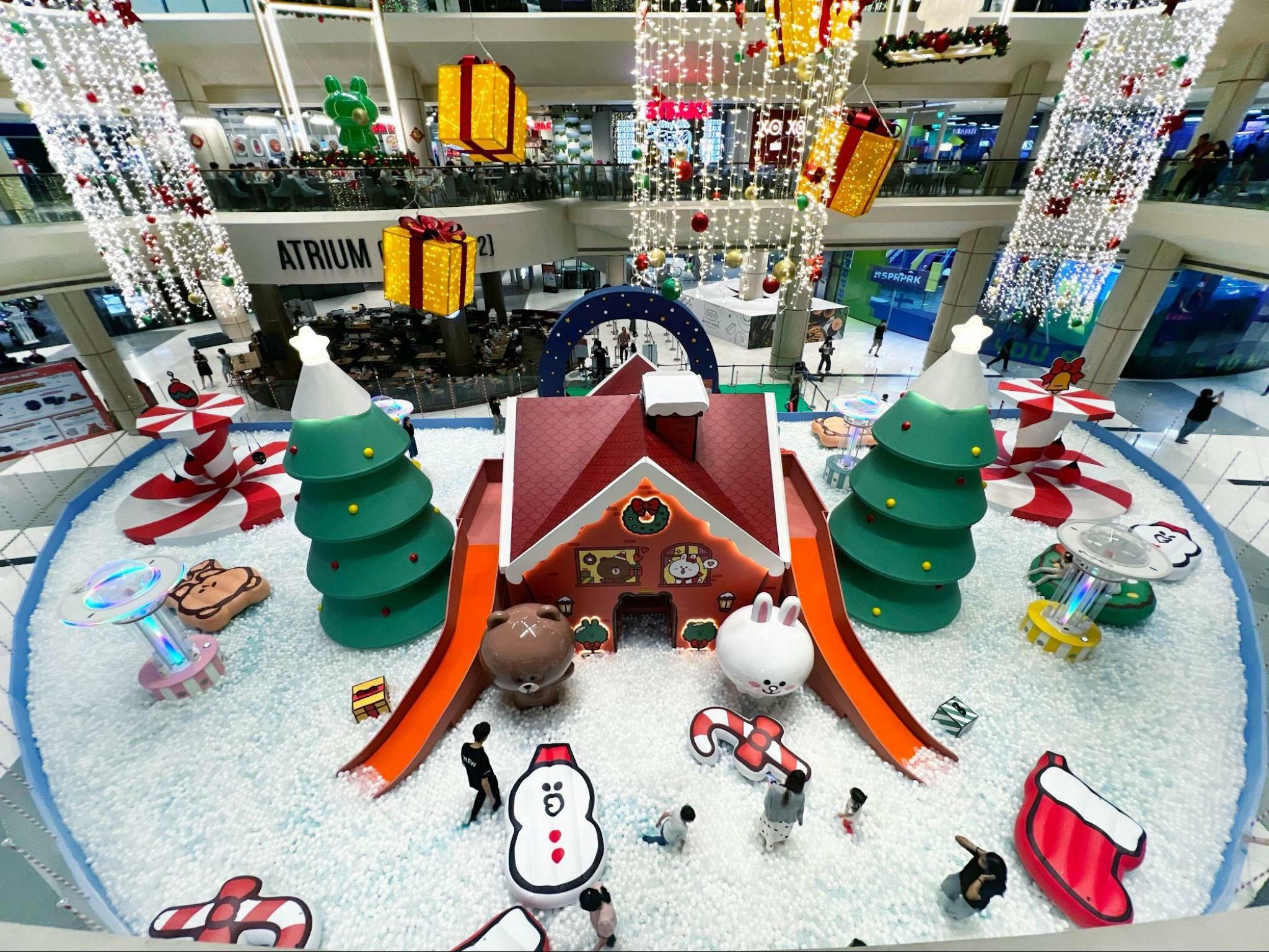 Suntec City Line Friends Holiday Wonderland