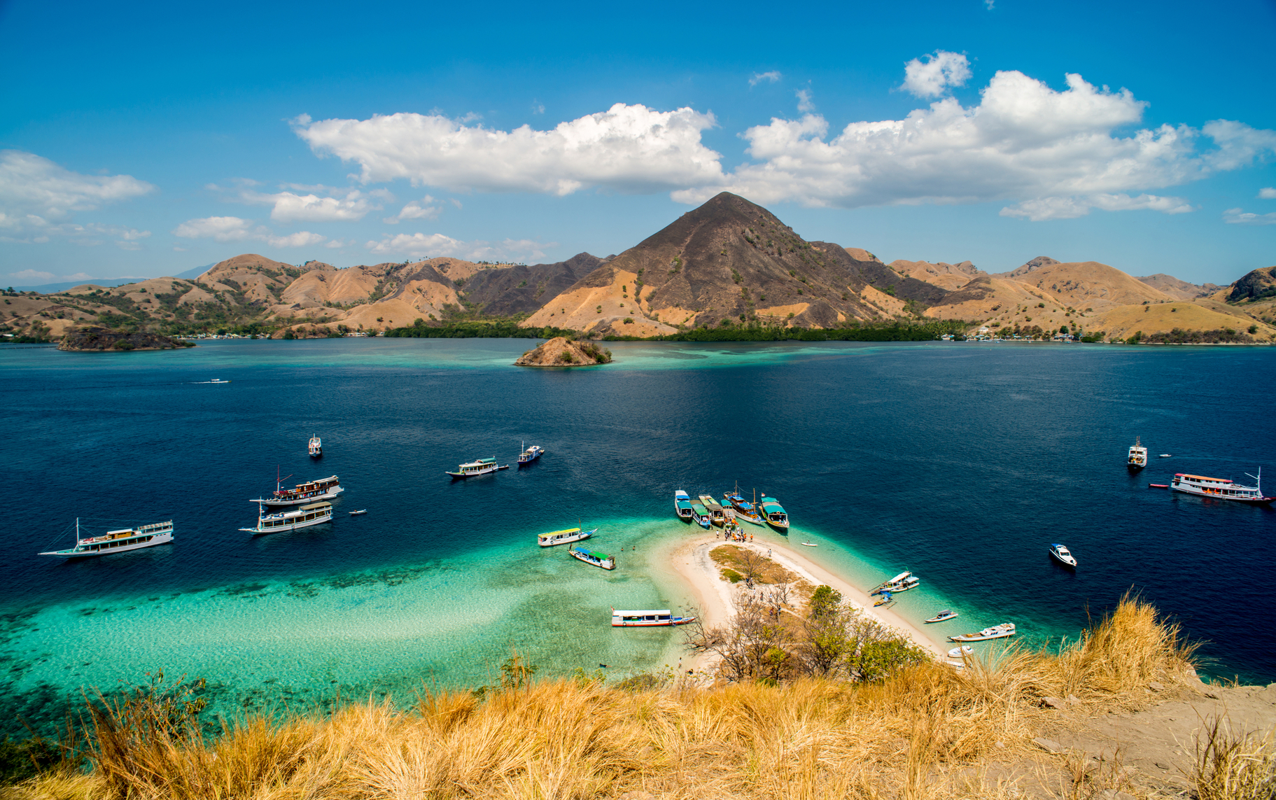 Direct flights from Singapore to Labuan Bajo Indonesia Komodo Airport