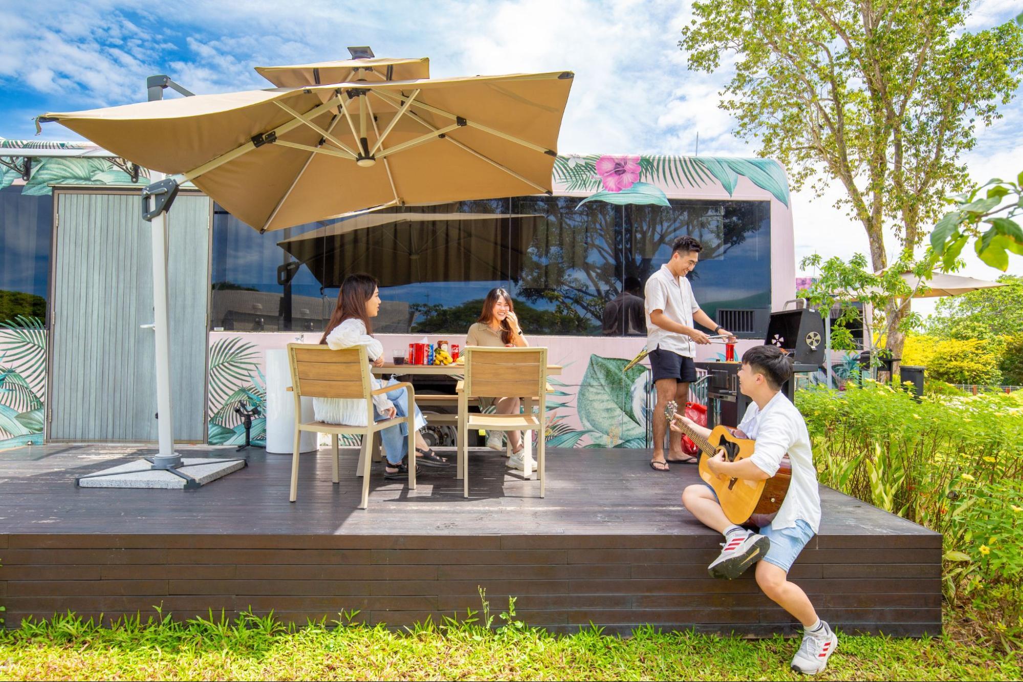 The Bus Collective - bus hotel in Singapore