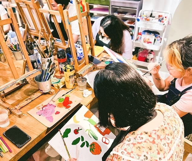 Closed on Sundays by Lil Palette art jamming session