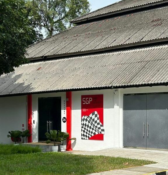 Gallery26